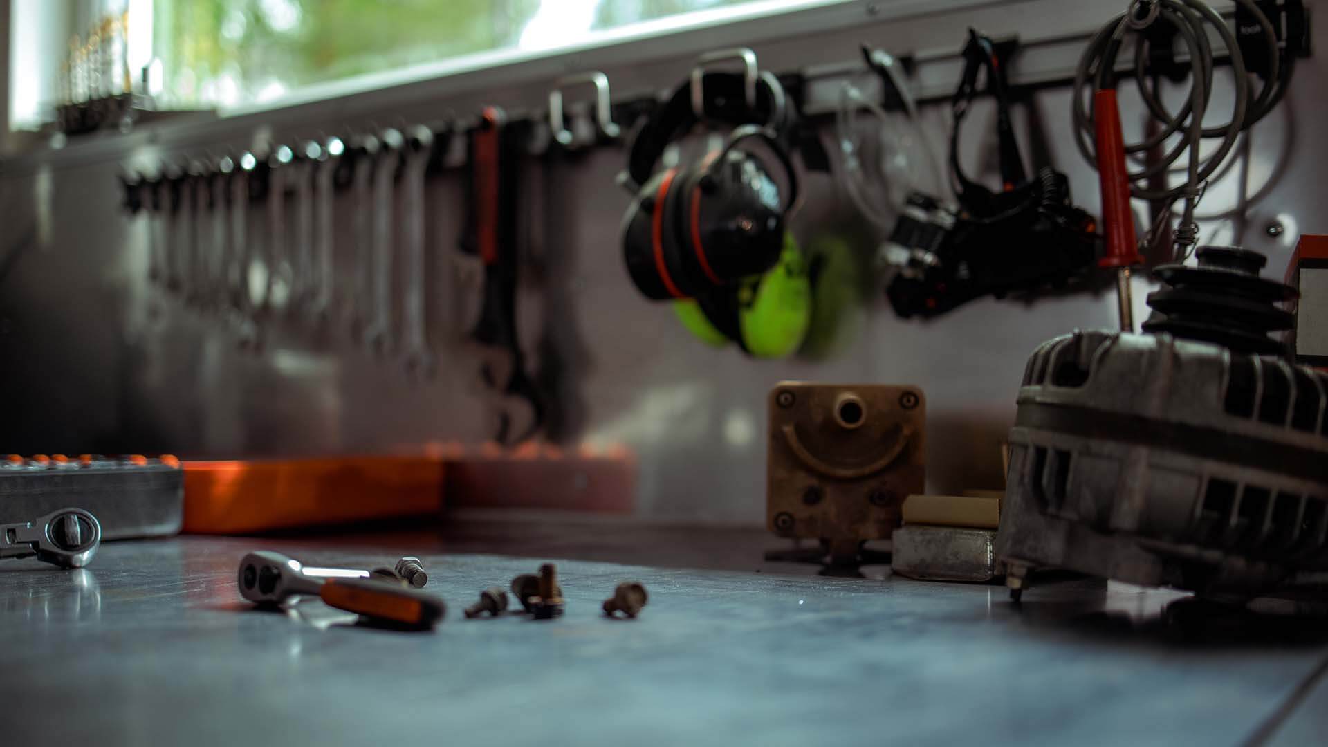 Toolflex garage - close-up tools